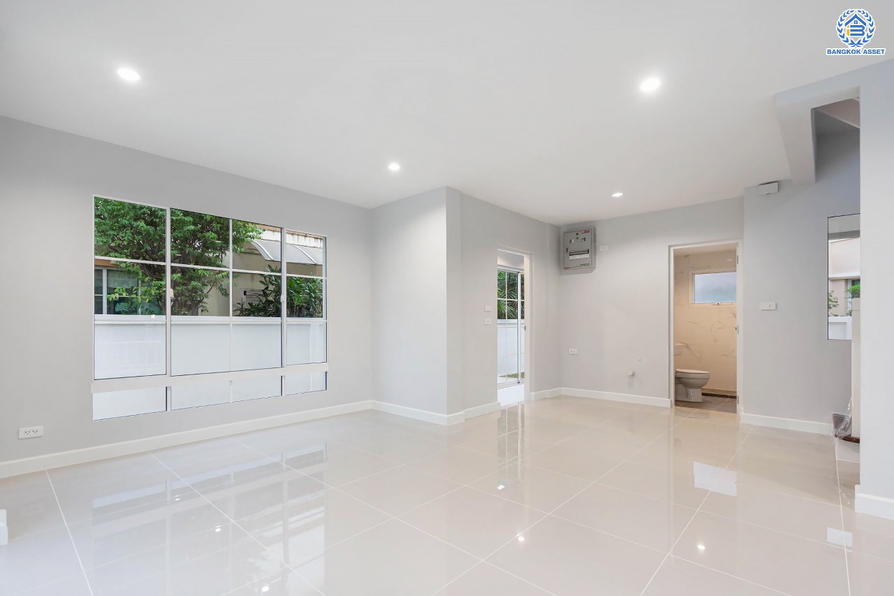 บ้านมือสองตกแต่งใหม่ แบรนด์ LH โครงการ มัณฑนา ราชพฤกษ์ หลังมุม เนื้อที่ 60.1 ตร.ว. ฟังก์ชัน 3 ห้องนอน 2 ห้องน้ำ จอดรถได้ 1 คัน พร้อมพื้นที่รอบบ้านกว้างขวาง Facilities ตอบโจทย์ทุกกิจกรรม! บนทำเลใกล้วงเวียนพระราม5 เซ็นทรัลเวสต์เกต และรถไฟฟ้า "สถานีบางรักน้อยท่าอิฐ"